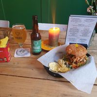 Kimchiburger with vegan cheese and a beer (Gebrouwen door Vrouwen – Gin Weizen) at Bar Cali in Nijmegen
