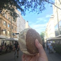 Coconut ice cream in cookie   at Veganista Ice Cream IV in Vienna
