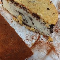 eis sandwich links sorte tiramisu rechts cookies at Veganista Ice Cream IV in Vienna