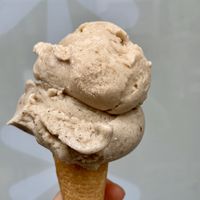 Ginger bread and croissant flavors 🥐  at Veganista Ice Cream IV in Vienna