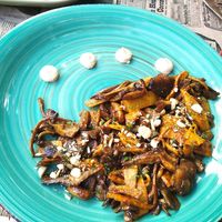 Hoisin bamboo and mushrooms with praline at El Enano Verde in Torremolinos