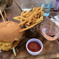 Cauliflower burger and fries with vegan rosé at Charlie Farley's in Waiheke Island