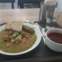 Menu: beetroot soup and indian style lentil curry with bread and tofu at Bistro Rozmaryny in Olomouc
