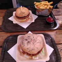 Top: Le Green, bottom: Le Fumé at GreenBurger in Liege