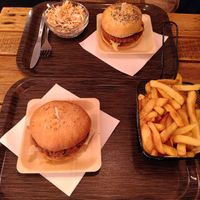 Top: Le Spitant, bottom: Le Dallas at GreenBurger in Liege