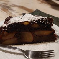 Pear and chocolate pie at Nirvana in Florence