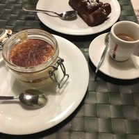 Fabulous tiramisu & chocolate with pear cake at Nirvana in Florence