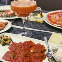 Vegan ravioli, vegan pizza and the juice of the day :) at Nirvana in Florence