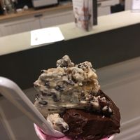 3 gelato flavours for €3.90: chocolate, almond, and blueberry and lemon at Gelateria La Romana in Vienna