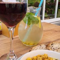 Espaço acolhedor, bonito e com comida deliciosa! at Natureza in Prague