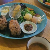 Onigiri set at Thallo in Kobe