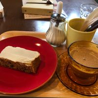 Carrot cake and Indian chai tea  at Thallo in Kobe
