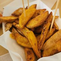 Patatas con piel y salsa brava vegana at Sa Sa Sa - Cuina Flexitariana in Calella