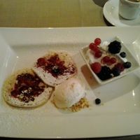 Raspberry-Pancakes with coconut-creme and wood-berrys and icecream - all vegan at Ringhotel Die Gams in Beilngries