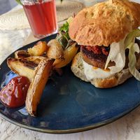 Le grec burger with seitan patty at Green Love in Marseille