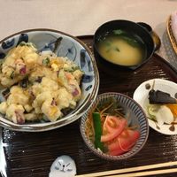 Tenpura-don set+small salad at Yamaichi Bekkan in Miyajima