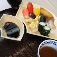 Vegan onigiri set with miso soup 2000 yen at Yamaichi Bekkan in Miyajima