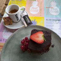 Vegan brownie & espresso at Feel Good in Groningen