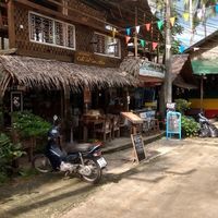 Front of the restaurant at Cafe del Sunshine in Koh Chang
