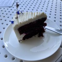 Krasyvyi at Sereda in Kyiv