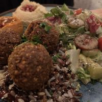 Falafel ryz i hummus   at Warzywniak in Poznan