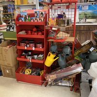 Cedar Market in same strip mall  at Cedars Grill in St Petersburg