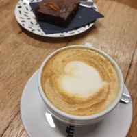 cappuccino and vegan pecan brownie at I Scream Coffee in Leiden