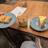 Butter cake, chilled chai and mango cake at I Scream Coffee in Leiden