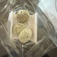 Green tea macarons  at HiPizza in Taipei