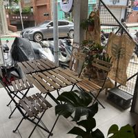 Outside seating  at HiPizza in Taipei