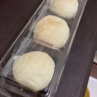 Salted “egg yolk" pastries by the box at HiPizza in Taipei