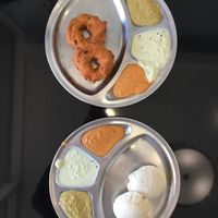 Madhu Vada (top) and Idli (bottom) with chutneys at Madras Cafe in Sunnyvale