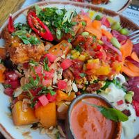 Mango and strawberry fields with tofu and romesco sauce at Honest Greens - Castellana in Madrid