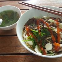 mi nhat tron (dried Japanese noodles with soup on the side) at Thien An Phat in Ho Chi Minh City