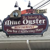 front sign at Mine Oyster in Boothbay Harbor