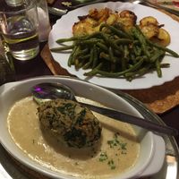 Vegan spinach-tofu patties with great beans and potatoes at Zum Woigiggel in Hochheim Am Main