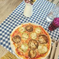 Pizza vegana con verduras y miel de palma at La Ecologica in Tenerife