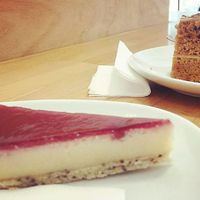 Vegan cake options at Madal Food in Budapest