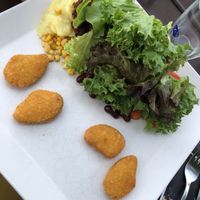 Gemischter Salatteller mit veganen Nuggets  at Bistro Bootshaus in Bodman-ludwigshafen