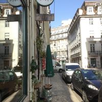 Outdoor seating for ~5 ppl at Sama Sama Catering in Lisbon