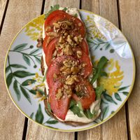 Gourmet toast n*5 with cashew cheese at La Pajarita in Tenerife