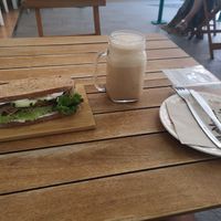 Carta con muchísimas opciones veganas, stuff súper agradable y de precio aceptable, concordando con la calidad, volvería más veces! at La Pajarita in Tenerife