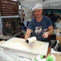 Gabor in action at Gabor's Kurtos - Market Stall in Glebe