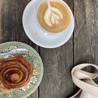 Vegan cinnamon roll  at Bakeliet Kaffee in Kiel