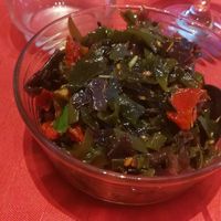 Tartar de algas y tomates secos.  at MenjArte in La Pobla De Vallbona