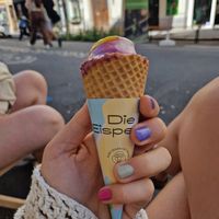 Mango and Heidelbeer-Joghurt, already halfway finished at Die Eisperle - Kaiserfeldgasse in Graz