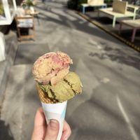 Top: Cherry London Whisper - Bottom: Steirerliebe  at Die Eisperle - Kaiserfeldgasse in Graz