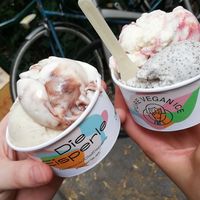 Poppyseed, strawberry cheesecake, black and white and Greek summer flavors at Die Eisperle - Kaiserfeldgasse in Graz