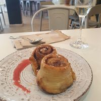 Vegan cinnamon rolls 😋 at V-Thos in Javea