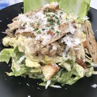 ‘Chicken’ Caesar Salad with vegan Parmesan  at V-Thos in Javea